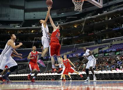 Thumbnail 2 in Bellarmine-Jefferson vs. San Gabriel Academy (Staples Center) photogallery.