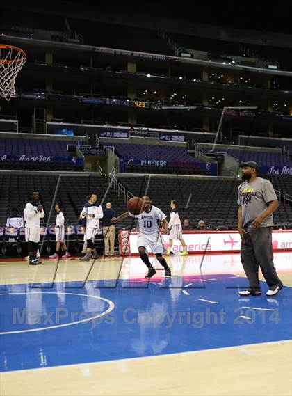 Thumbnail 3 in Bellarmine-Jefferson vs. San Gabriel Academy (Staples Center) photogallery.