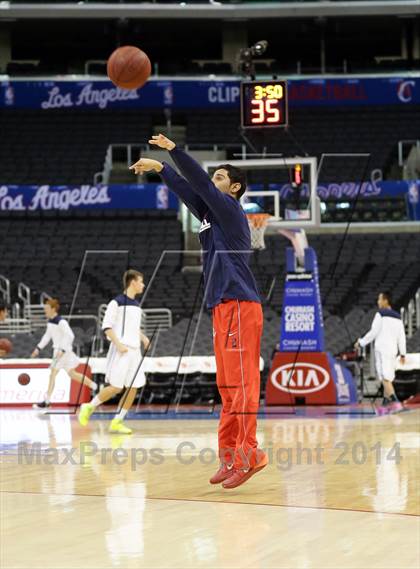 Thumbnail 2 in Bellarmine-Jefferson vs. San Gabriel Academy (Staples Center) photogallery.