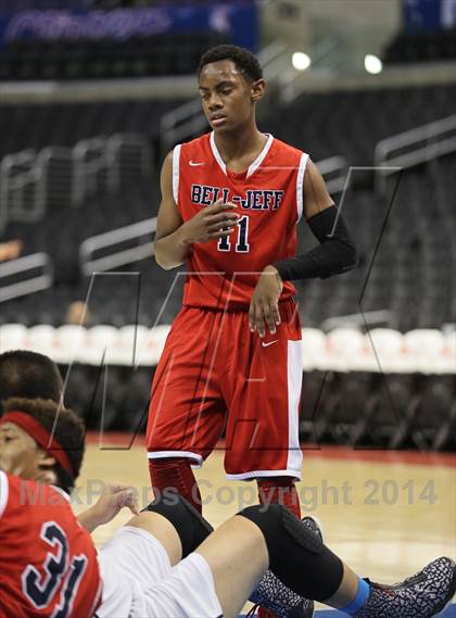 Thumbnail 2 in Bellarmine-Jefferson vs. San Gabriel Academy (Staples Center) photogallery.