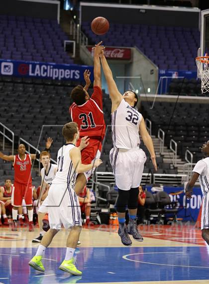 Thumbnail 2 in Bellarmine-Jefferson vs. San Gabriel Academy (Staples Center) photogallery.
