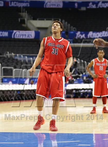 Thumbnail 3 in Bellarmine-Jefferson vs. San Gabriel Academy (Staples Center) photogallery.