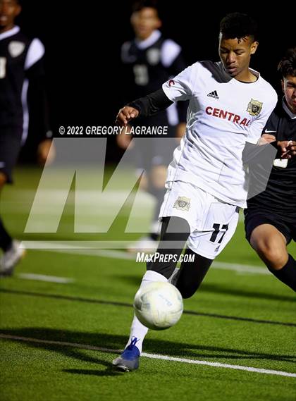 Thumbnail 2 in Keller Central vs Fossil Ridge photogallery.