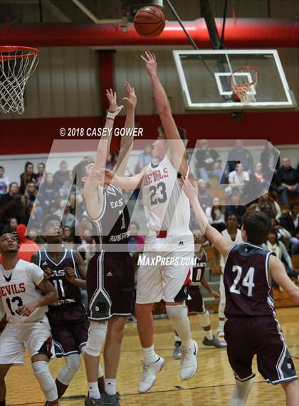 Thumbnail 2 in East Robertson @ Jo Byrns  photogallery.