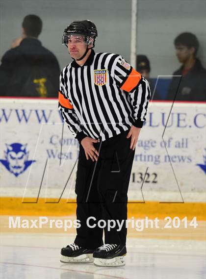Thumbnail 2 in New Fairfield/Immaculate vs. Newtown (SCC-SWC D3 Final) photogallery.