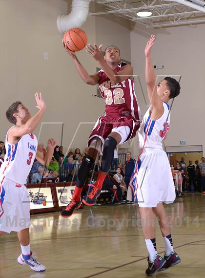 Thumbnail 3 in Downey vs. Anchorage Christian (MaxPreps Holiday Classic) photogallery.