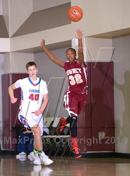 Thumbnail 2 in Downey vs. Anchorage Christian (MaxPreps Holiday Classic) photogallery.
