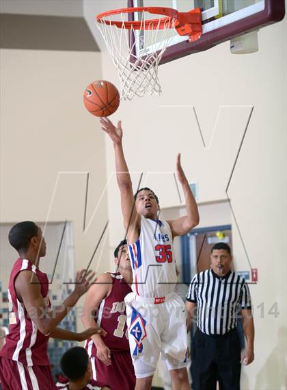 Thumbnail 2 in Downey vs. Anchorage Christian (MaxPreps Holiday Classic) photogallery.