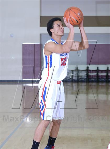 Thumbnail 1 in Downey vs. Anchorage Christian (MaxPreps Holiday Classic) photogallery.