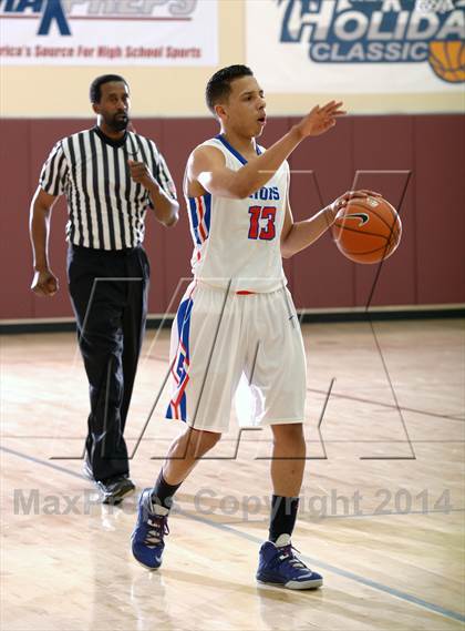 Thumbnail 2 in Downey vs. Anchorage Christian (MaxPreps Holiday Classic) photogallery.