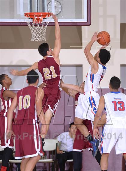 Thumbnail 3 in Downey vs. Anchorage Christian (MaxPreps Holiday Classic) photogallery.