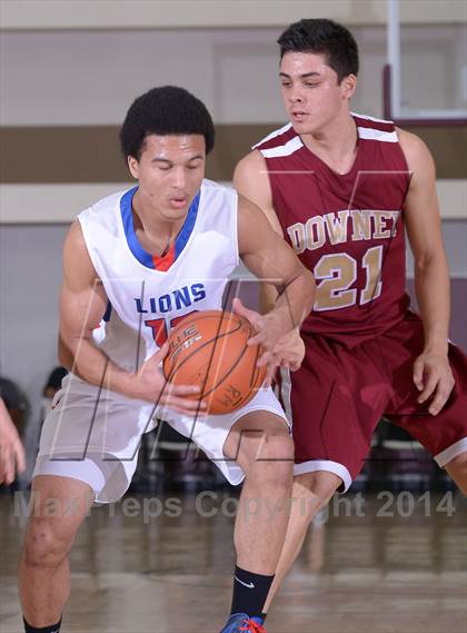 Thumbnail 2 in Downey vs. Anchorage Christian (MaxPreps Holiday Classic) photogallery.