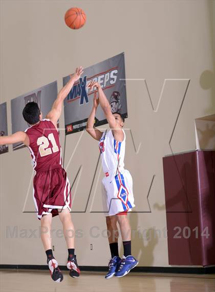 Thumbnail 2 in Downey vs. Anchorage Christian (MaxPreps Holiday Classic) photogallery.
