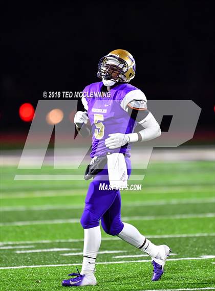 Thumbnail 3 in Mansfield vs. Osceola (AAA 3A 2nd Round Playoff) photogallery.
