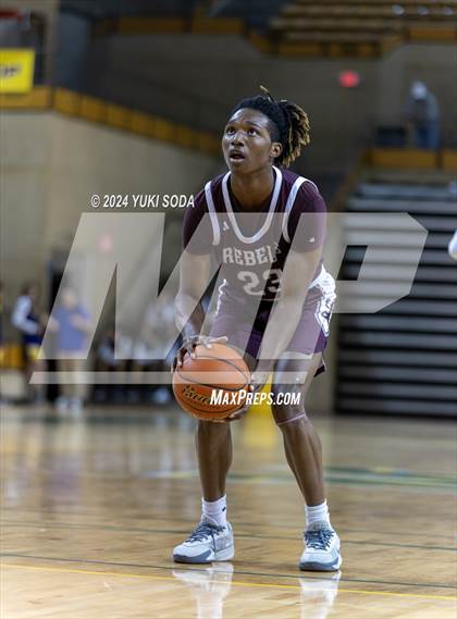 Thumbnail 3 in Midland Legacy vs. Eastlake (Byron Johnston Holiday Classic) photogallery.