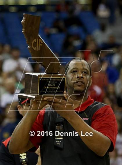 Thumbnail 3 in Antelope Valley vs. Cardinal Newman (CIF State D4 Final) photogallery.