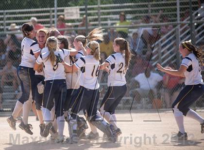 Thumbnail 1 in Conley [D. H.] vs. Robinson [Jay M.] (NCHSAA 3A Final) photogallery.
