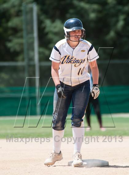 Thumbnail 2 in Conley [D. H.] vs. Robinson [Jay M.] (NCHSAA 3A Final) photogallery.
