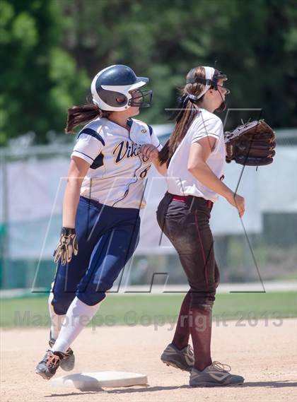 Thumbnail 2 in Conley [D. H.] vs. Robinson [Jay M.] (NCHSAA 3A Final) photogallery.