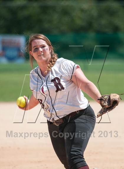 Thumbnail 2 in Conley [D. H.] vs. Robinson [Jay M.] (NCHSAA 3A Final) photogallery.