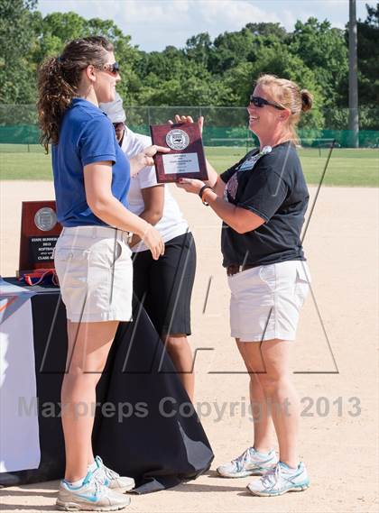 Thumbnail 2 in Conley [D. H.] vs. Robinson [Jay M.] (NCHSAA 3A Final) photogallery.