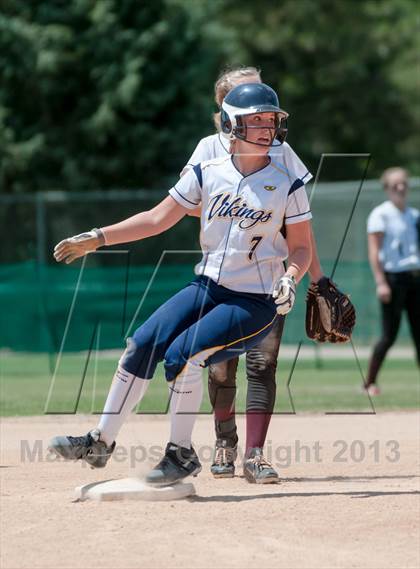Thumbnail 2 in Conley [D. H.] vs. Robinson [Jay M.] (NCHSAA 3A Final) photogallery.