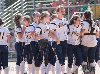 Thumbnail 3 in Conley [D. H.] vs. Robinson [Jay M.] (NCHSAA 3A Final) photogallery.