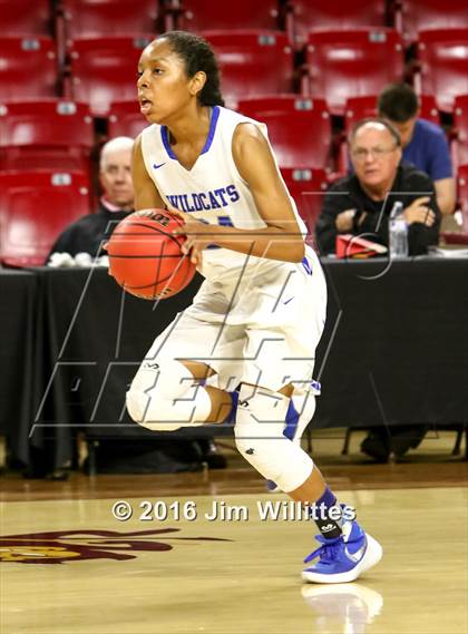 Thumbnail 2 in Red Mountain vs. Mesquite (AIA D1 Quarterfinal)  photogallery.