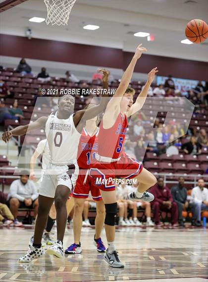 Thumbnail 2 in Athens vs Bullard (Athens Tournament) photogallery.