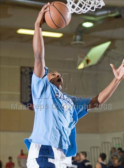 Thumbnail 2 in Clovis East vs. Sylmar (Modesto Christian Classic) photogallery.