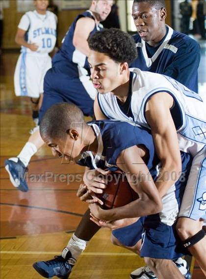 Thumbnail 1 in Clovis East vs. Sylmar (Modesto Christian Classic) photogallery.