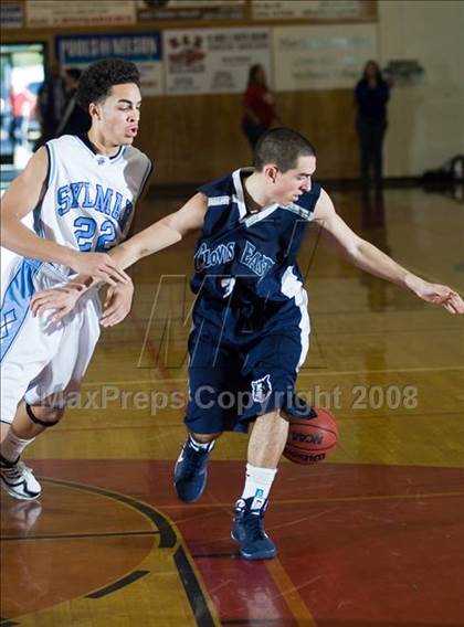 Thumbnail 3 in Clovis East vs. Sylmar (Modesto Christian Classic) photogallery.