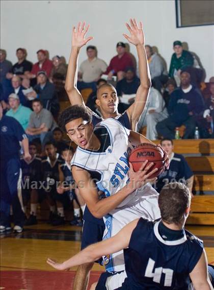 Thumbnail 1 in Clovis East vs. Sylmar (Modesto Christian Classic) photogallery.