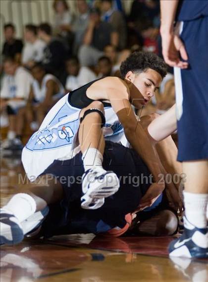 Thumbnail 2 in Clovis East vs. Sylmar (Modesto Christian Classic) photogallery.