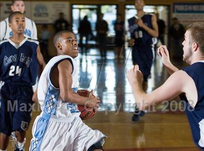 Thumbnail 2 in Clovis East vs. Sylmar (Modesto Christian Classic) photogallery.