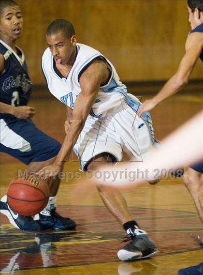 Thumbnail 1 in Clovis East vs. Sylmar (Modesto Christian Classic) photogallery.
