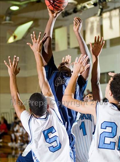 Thumbnail 3 in Clovis East vs. Sylmar (Modesto Christian Classic) photogallery.