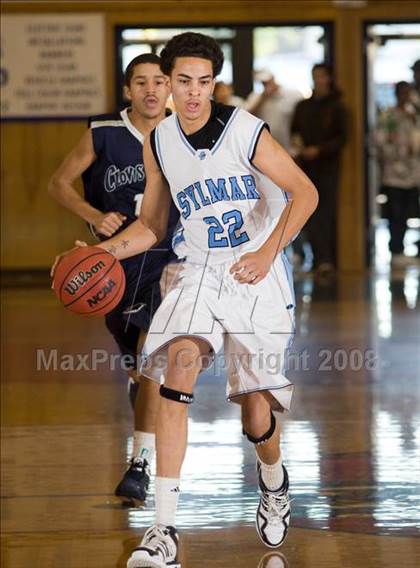 Thumbnail 2 in Clovis East vs. Sylmar (Modesto Christian Classic) photogallery.