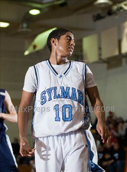 Thumbnail 2 in Clovis East vs. Sylmar (Modesto Christian Classic) photogallery.
