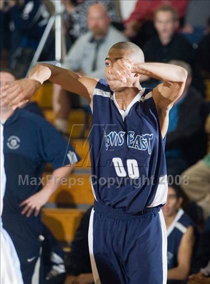 Thumbnail 2 in Clovis East vs. Sylmar (Modesto Christian Classic) photogallery.