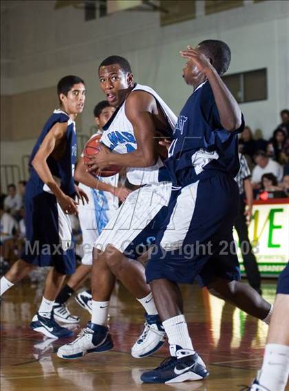 Thumbnail 2 in Clovis East vs. Sylmar (Modesto Christian Classic) photogallery.