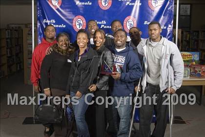 Thumbnail 1 in South Panola Award Ceremony - Dominique Carothers photogallery.