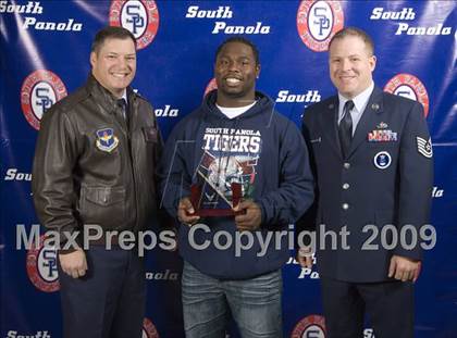 Thumbnail 3 in South Panola Award Ceremony - Dominique Carothers photogallery.