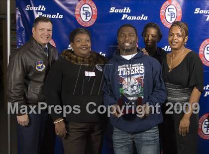 Thumbnail 2 in South Panola Award Ceremony - Dominique Carothers photogallery.