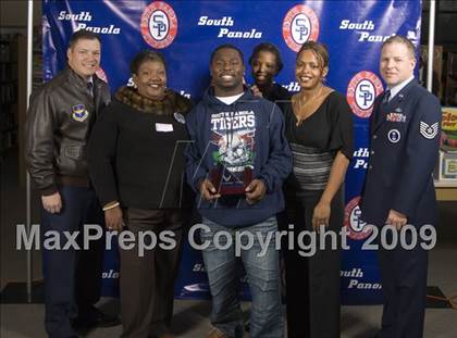 Thumbnail 1 in South Panola Award Ceremony - Dominique Carothers photogallery.