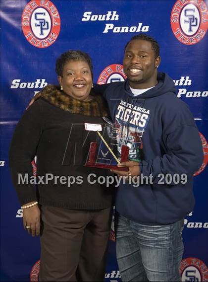 Thumbnail 1 in South Panola Award Ceremony - Dominique Carothers photogallery.