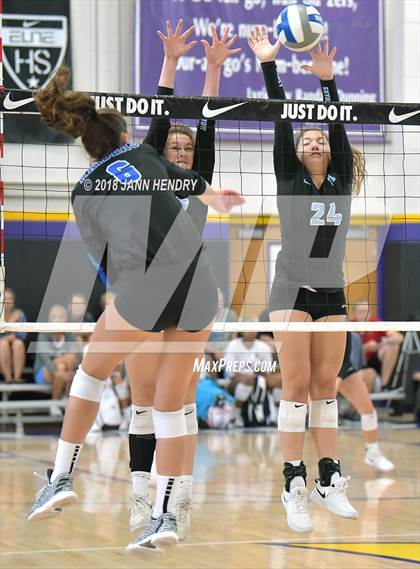 Thumbnail 2 in Walton vs. Mercy (Durango Fall Classic) photogallery.