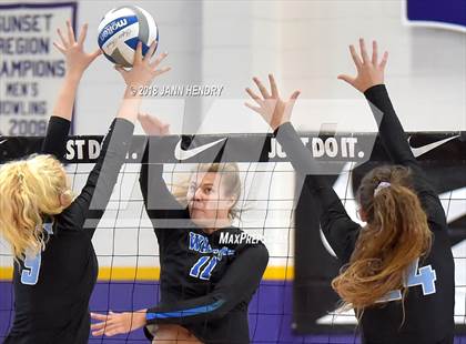 Thumbnail 2 in Walton vs. Mercy (Durango Fall Classic) photogallery.