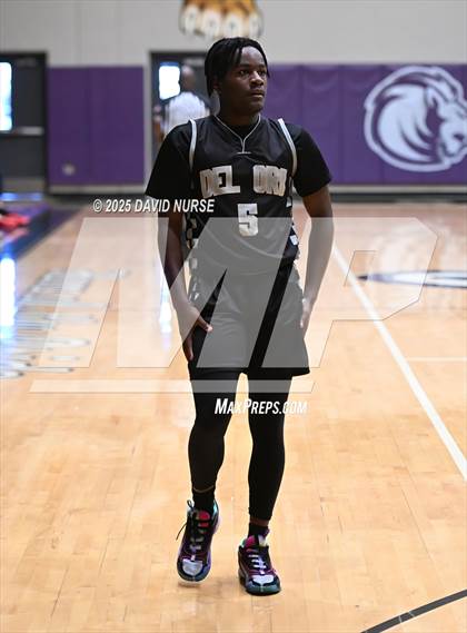 Thumbnail 2 in St. Bonaventure vs. Del Oro photogallery.