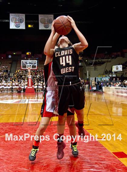 Thumbnail 2 in Clovis West vs Hanford (CIF CS D1 Final) photogallery.